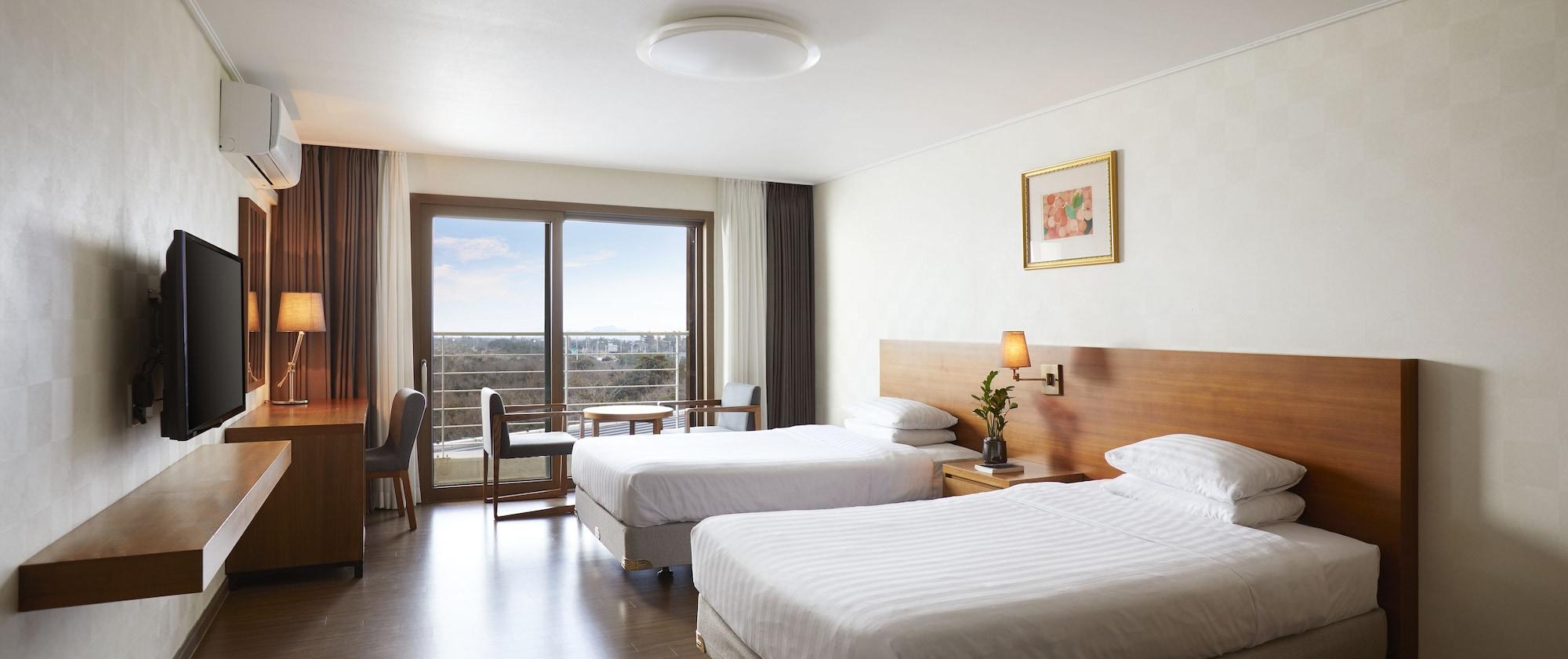 סאוגוויפו Jeju Aerospace Hotel מראה חיצוני תמונה