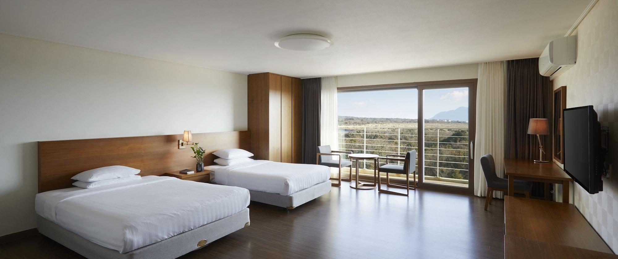 סאוגוויפו Jeju Aerospace Hotel מראה חיצוני תמונה
