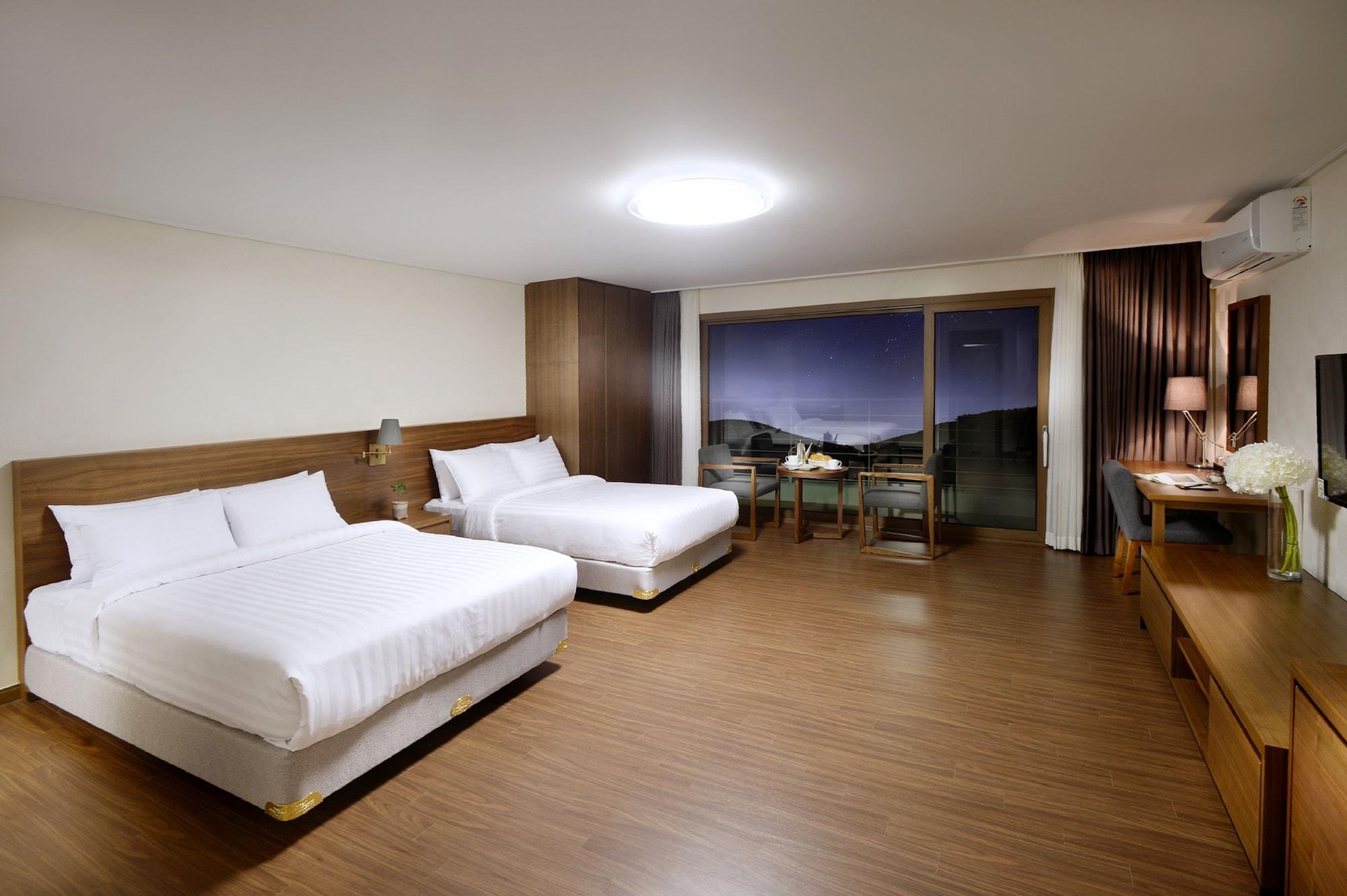 סאוגוויפו Jeju Aerospace Hotel מראה חיצוני תמונה