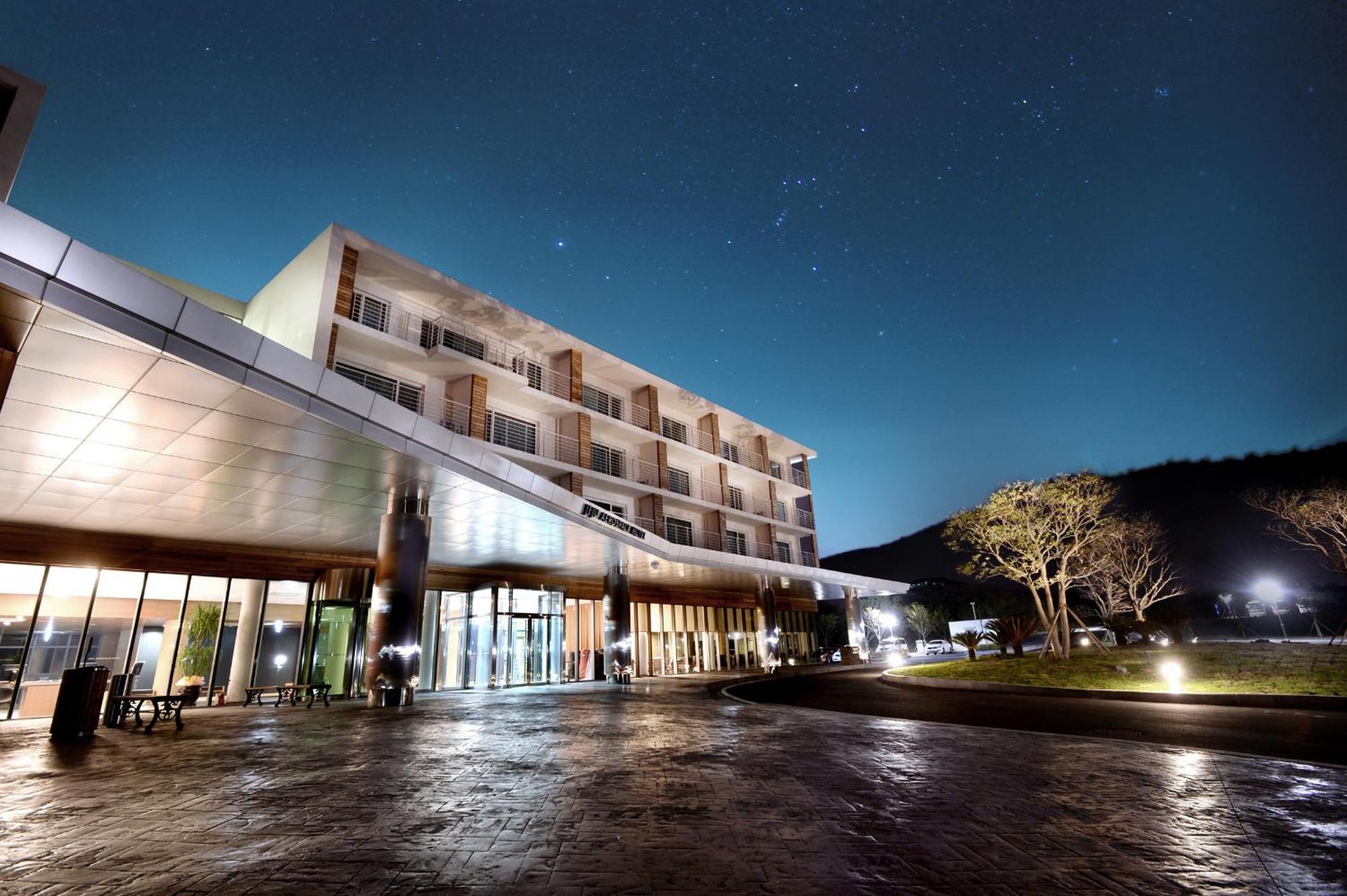 סאוגוויפו Jeju Aerospace Hotel מראה חיצוני תמונה