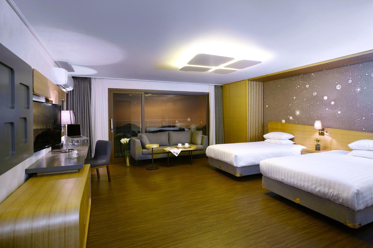 סאוגוויפו Jeju Aerospace Hotel מראה חיצוני תמונה