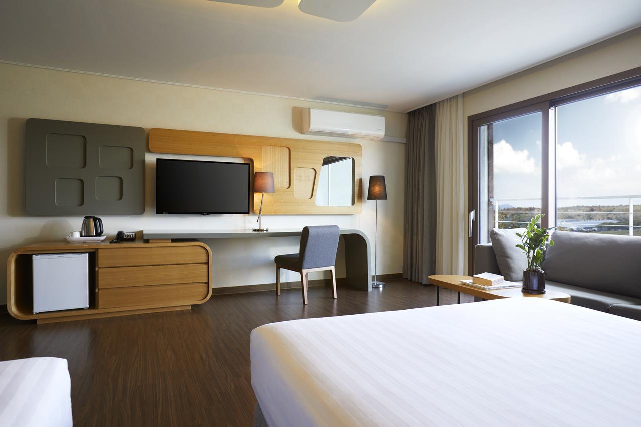 סאוגוויפו Jeju Aerospace Hotel מראה חיצוני תמונה