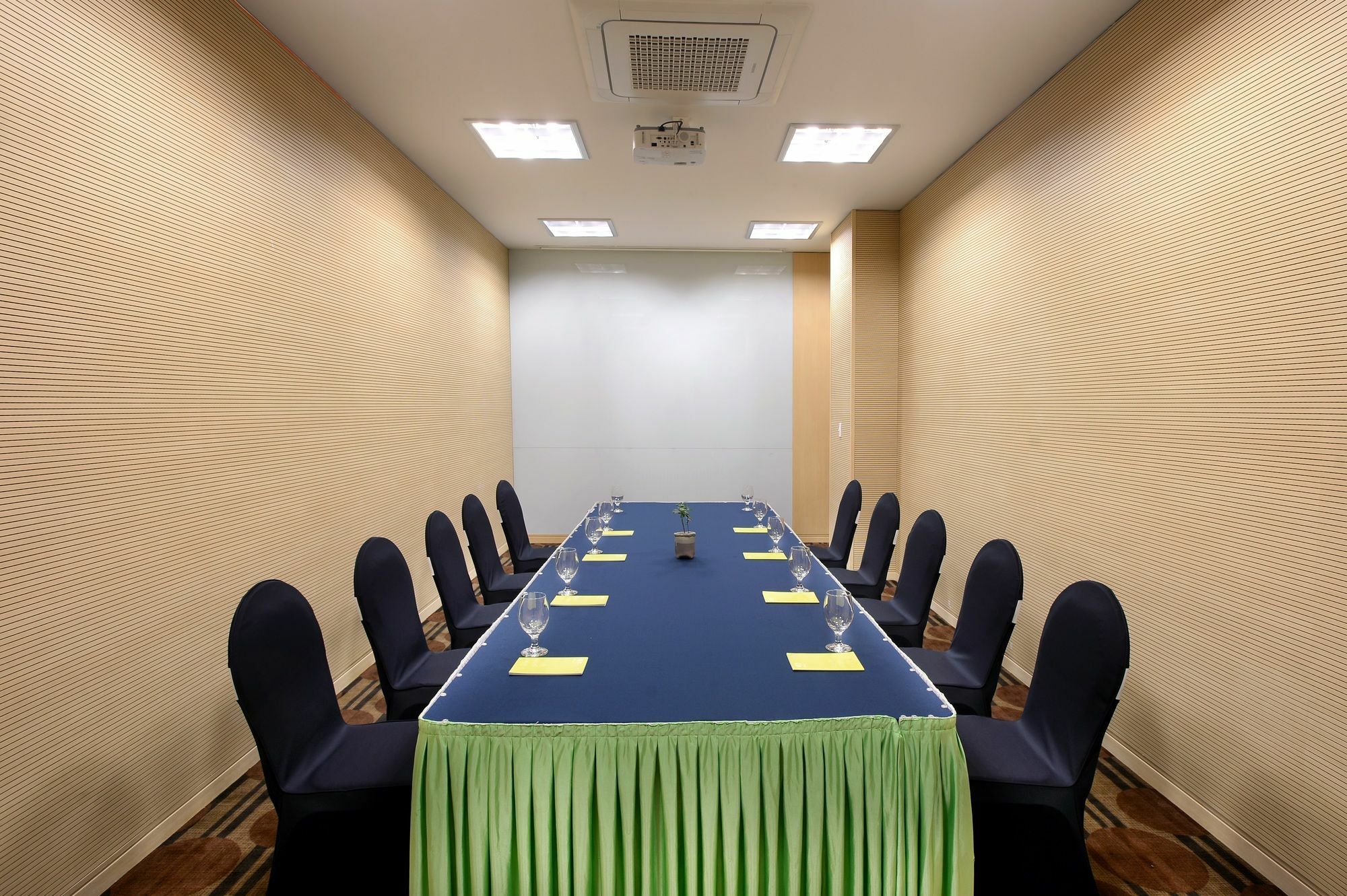 סאוגוויפו Jeju Aerospace Hotel מראה חיצוני תמונה